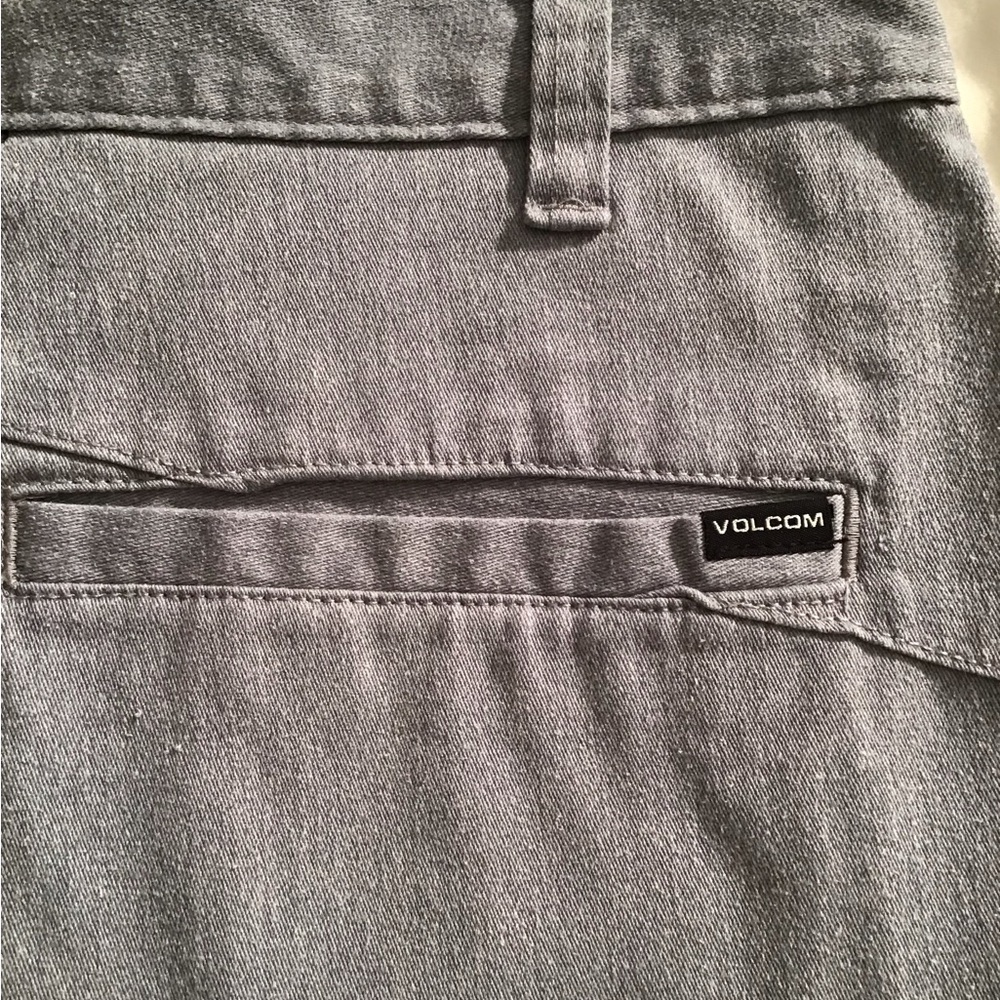 Volcom shorts gray size 38